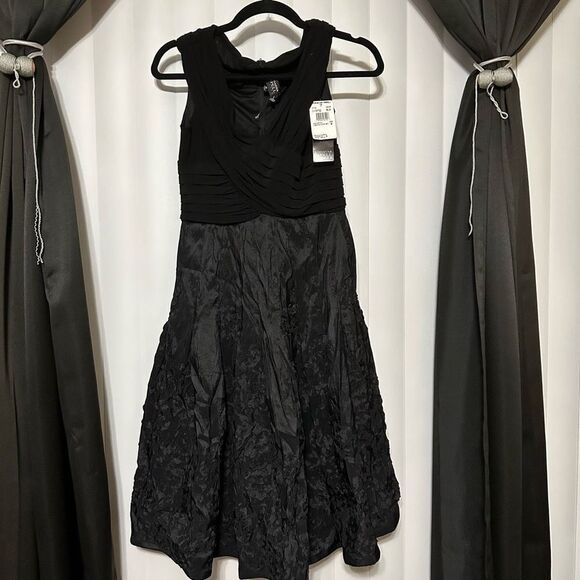 Adrianna Papell black formal midi v-neck formal dress, fit & flare , zippered ba - Picture 4 of 13